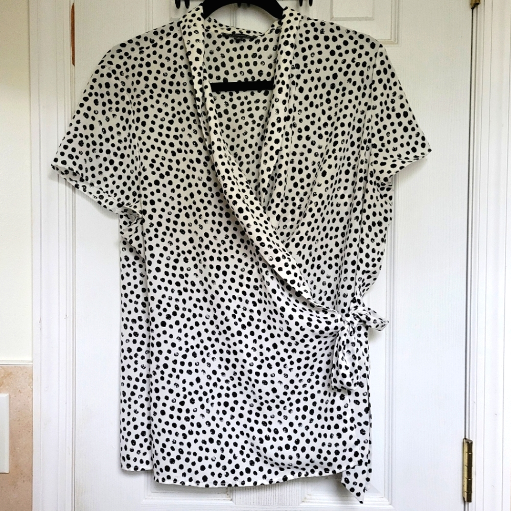 Adrianna Papell Black and White Polka Dot Wrap Top in XL